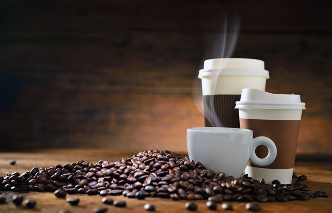 O café como produto prohibido mentres toma unha vitamina para aumentar a potencia